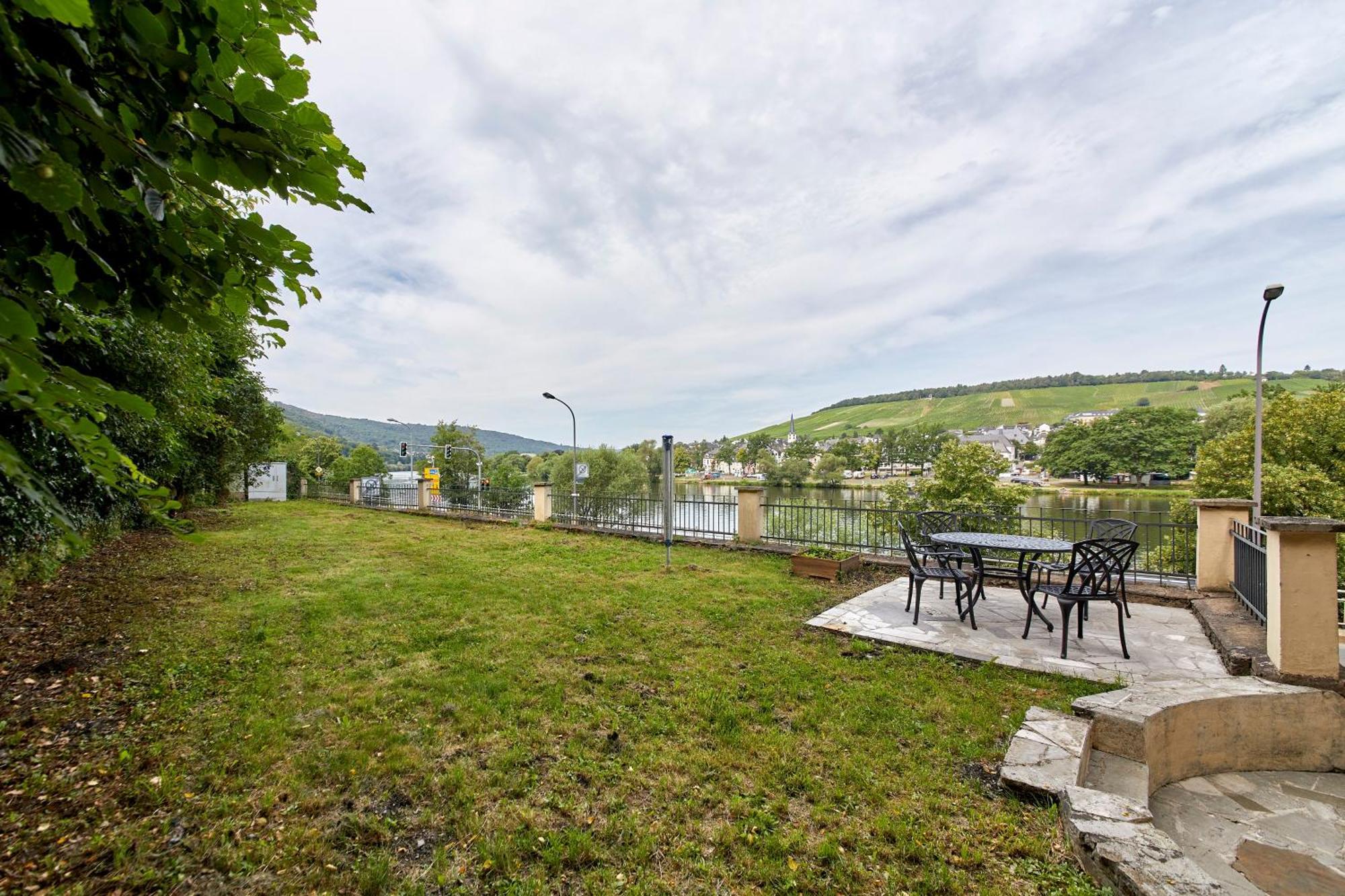 Moselblick Leilighet Bernkastel-Kues Eksteriør bilde